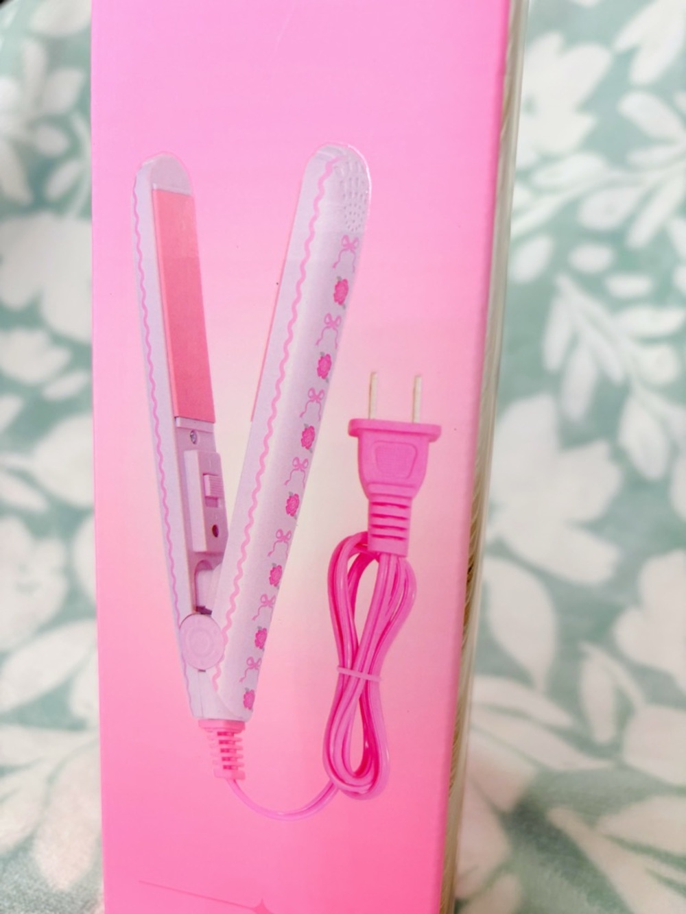 Pink Bow Mini Hair Straightener 🎀 Travel Size Flat Iron - Picture 2 of 4